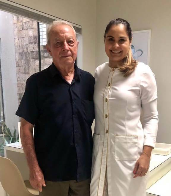 Ary Josefi com a fonoaudióloga da Inova